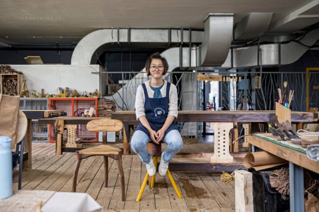 My name is Xia. Xia (夏) means summer in Chinese— the season when light lingers and days stretch wide. In this quiet brightness lies a gentle transformation, the slow and faithful rhythm by which God renews all things. “The old has gone, the new is here.” – 2 Corinthians 5:17